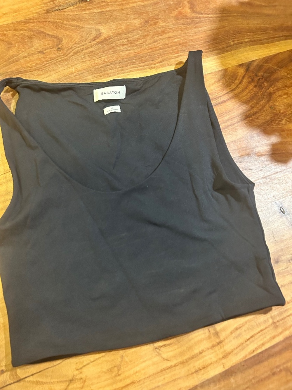 Aritzia Babaton Contour Crop Top